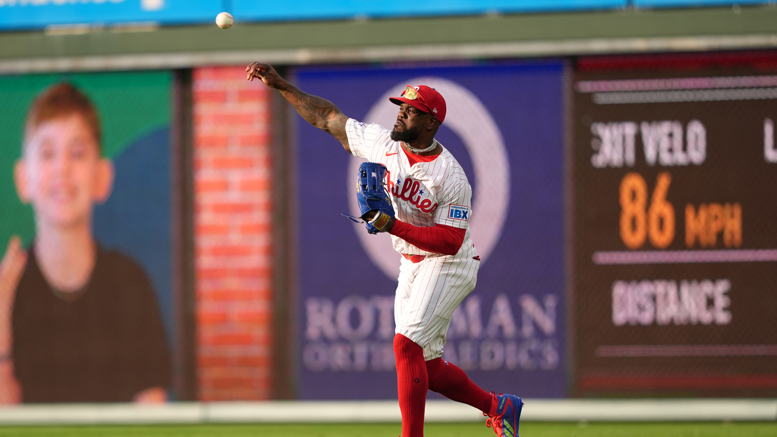 Adulis Garcia'nın sakatlığı Phillies'in dış sahasında büyük bir boşluk yarattı