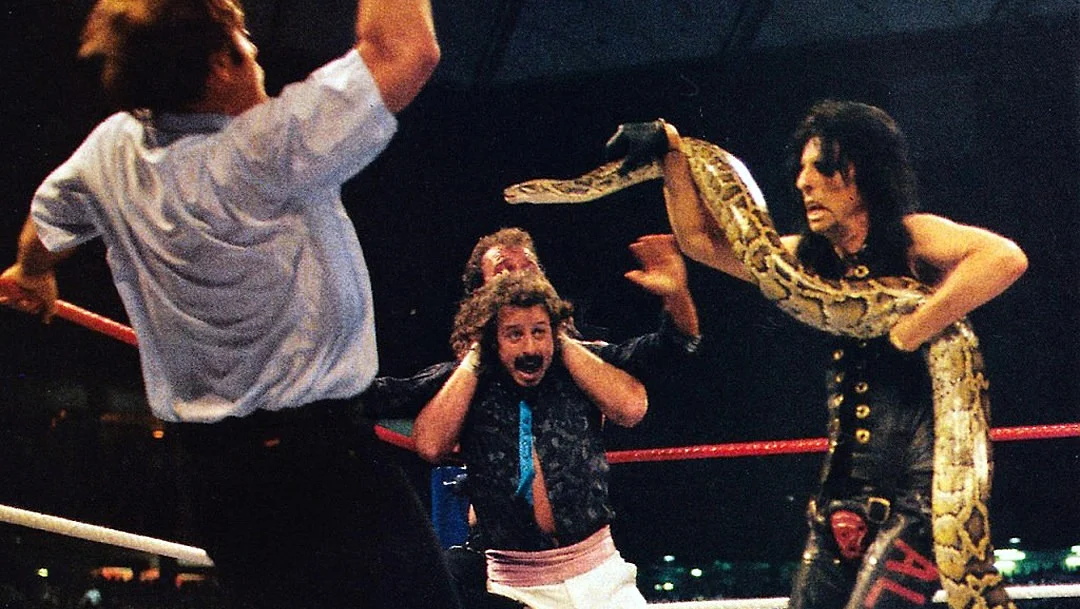 Alice Cooper, WrestleMania 3'teki korkunç deneyimini anlatıyor