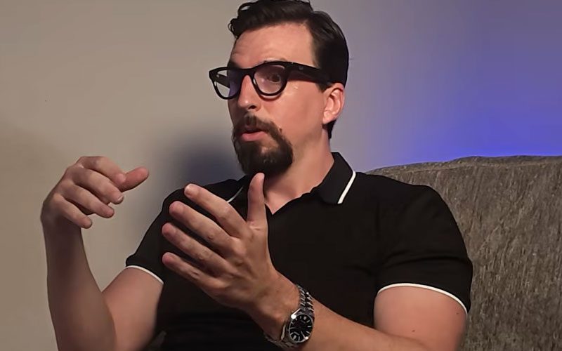 Andre Chase, WWE'de güreşe devam etmek için daha yüksek maaşlı antrenörlük işini reddetti
