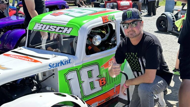 Brixton Busch yarışlara geri dönerken Kurt Busch yeni bir göreve geçiyor
