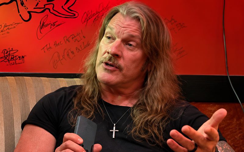 Chris Jericho, güreş ve müzikle ilgili hayallerinden şüphe eden insanları dinlemeyi reddettiğini söyledi