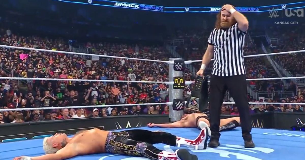 Cody Rhodes, SmackDown'daki tartışmalı sonun ardından WWE unvanını korudu