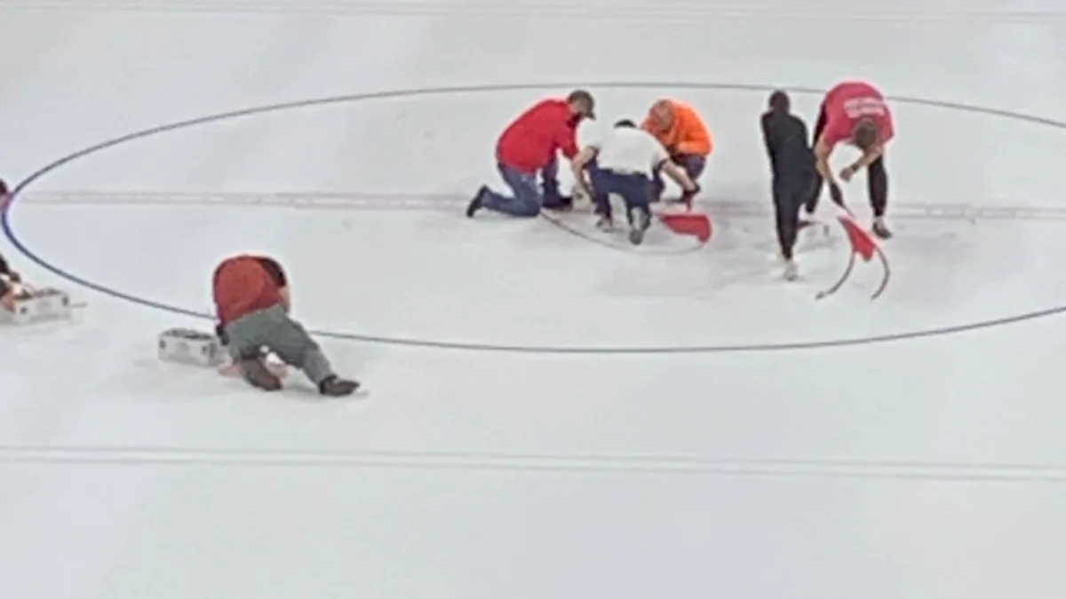 Gizli Kahramanlar: Carolina Hurricanes Buz Ekibiyle Tanışın