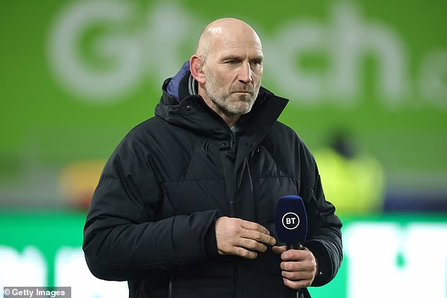 Lawrence Dallaglio'nun meteliksiz olmasına rağmen lüks bir yaşam tarzına aşırı harcama yapmakla suçlandığı bildiriliyor