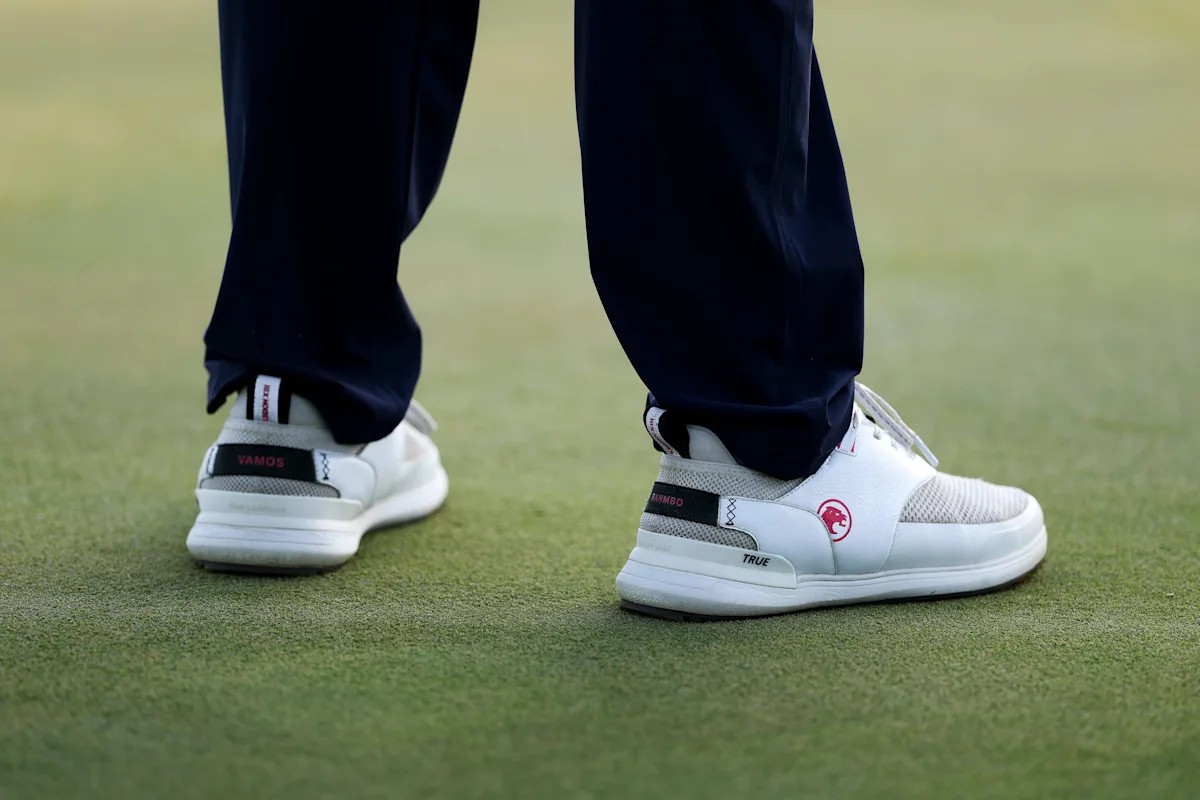 Jon Rahm'ın golf ayakkabılarının arkasında inanılmaz bir hikaye var