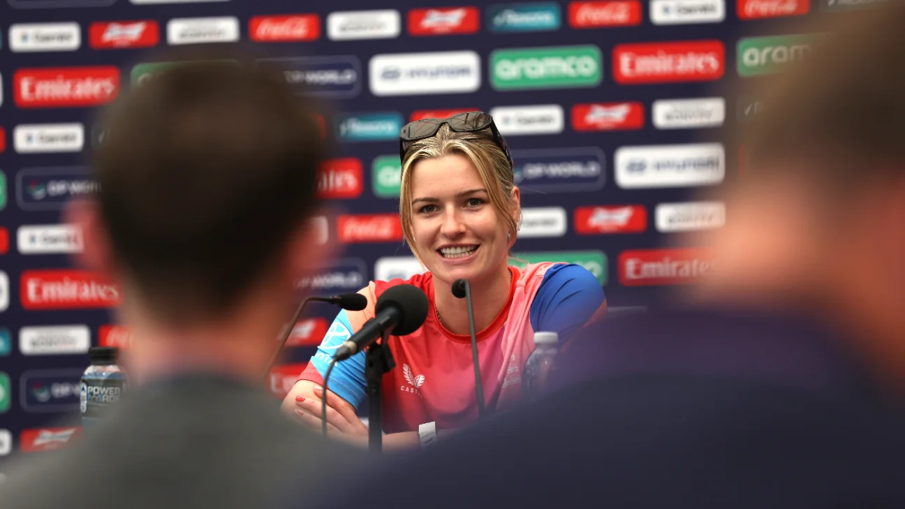 Kadınlar T20 Dünya Kupası - Lauren Bell, İngiltere İrlanda'nın davetiyle karşı karşıya kalırken enerji getirmeyi vaat ediyor