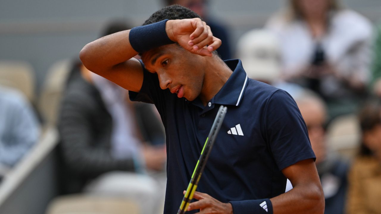 Kanadalı Felix Auger-Aliassime Fransa Açık çeyrek finalinde elendi