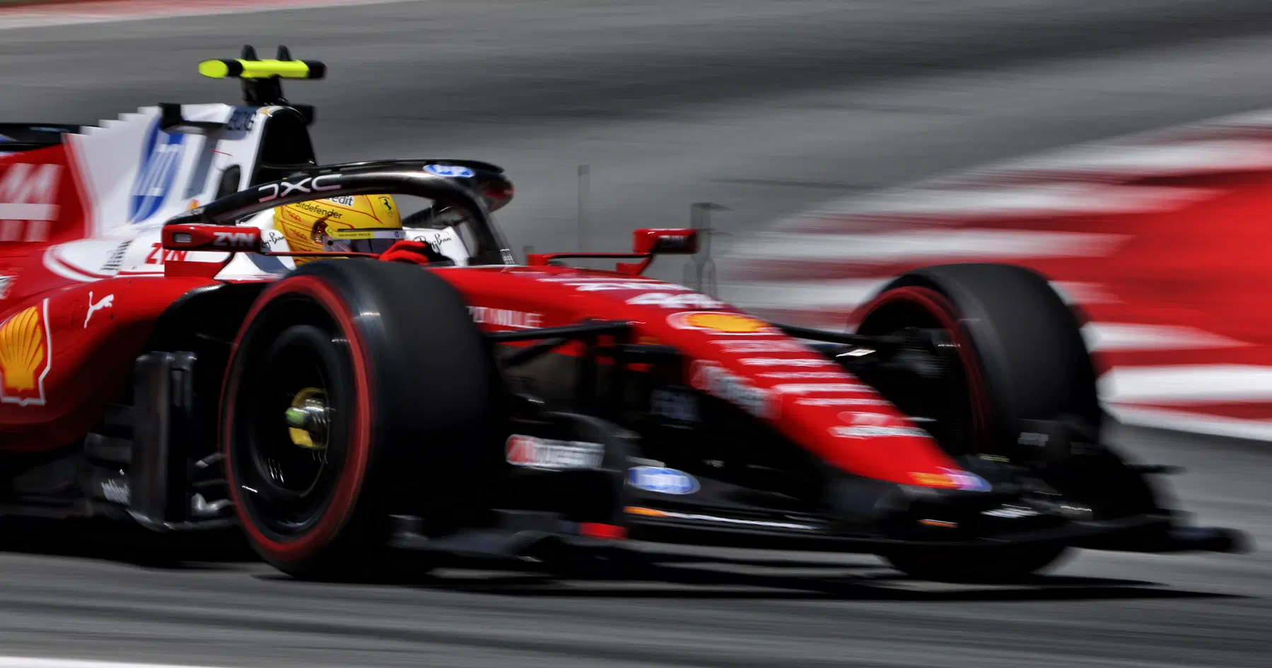 Lewis Hamilton, Mercedes düşerken Barselona'da Ferrari adına duygusal bir galibiyet elde etti