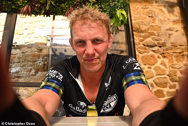 İngiltere Dünya Kupası galibi Lewis Moody'ye MND teşhisi konuldu ve hastalığa çare bulunmasına yardımcı olmak için para topluyor