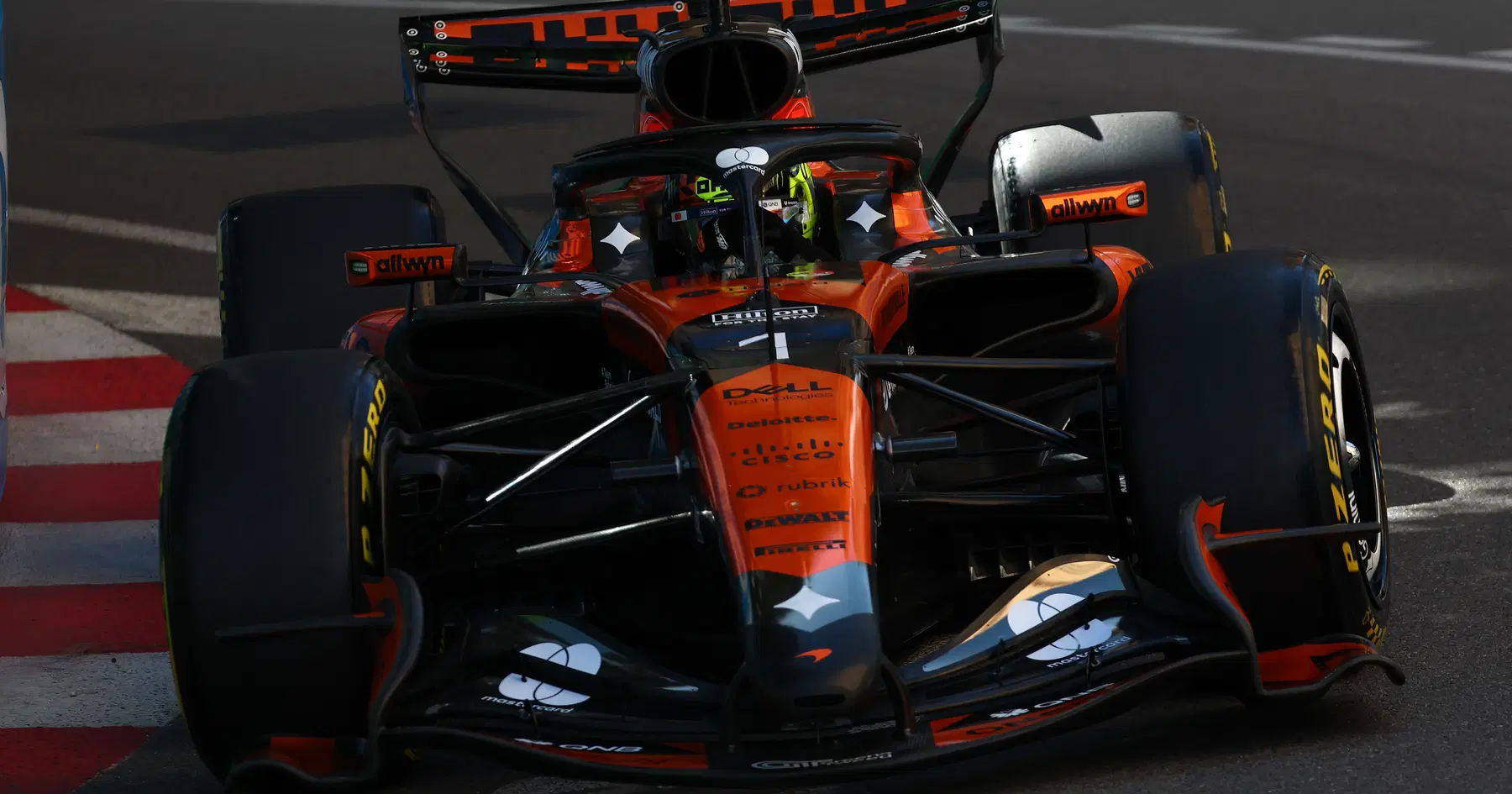 Max Verstappen 'olumlu günü' selamlarken McLaren büyük bir ceza aldı - RacingNews365 Revew