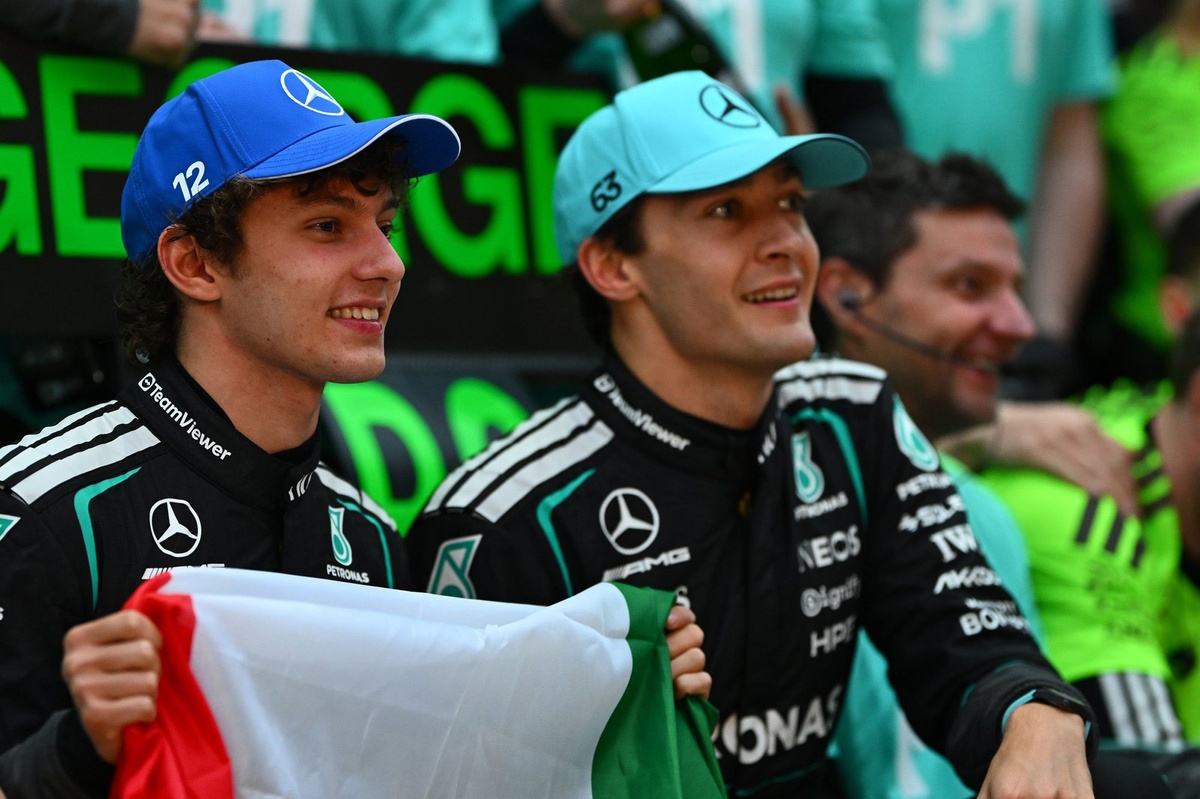 Mercedes, Russell ve Antonelli arasındaki adam kayırma spekülasyonlarını çürüttü