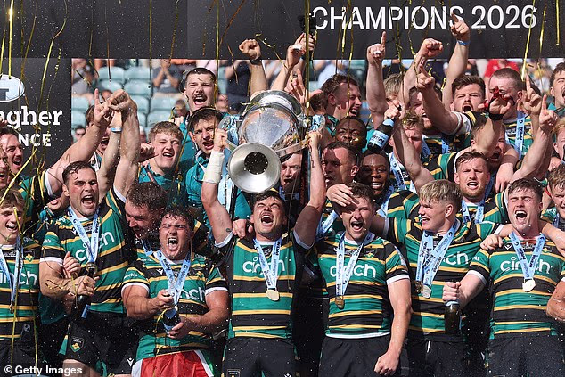 George Furbank, Northampton Saints formasıyla oynadığı son maçta PREM Kupası'nı kazanırken şiirsel bir imza attı