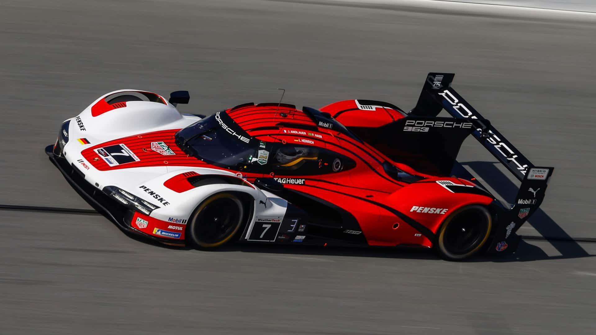 Porsche, yarışçılığının 75. yılını Daytona üçlü turbayla kutluyor