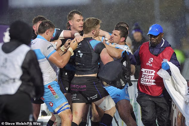 Bulls'tan Handre Pollard, Nisan ayında Scotstoun'da Glasgow kaptanı Kyle Steyn ile karşılaşacak