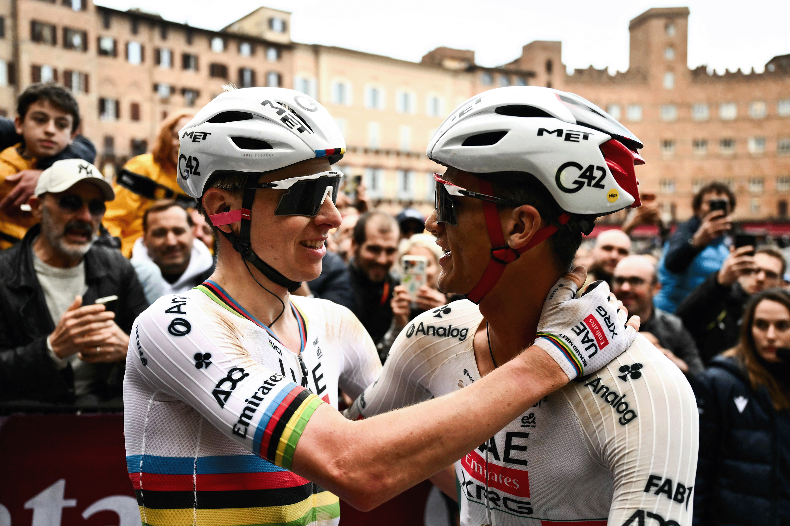 Tour de France teğmeni Isaac del Toro bir adım daha atarken, Tade Pogacar'ın rakipleri için "Ben de onun kadar mutlu olmak istiyorum" - bu uğursuz işaretler