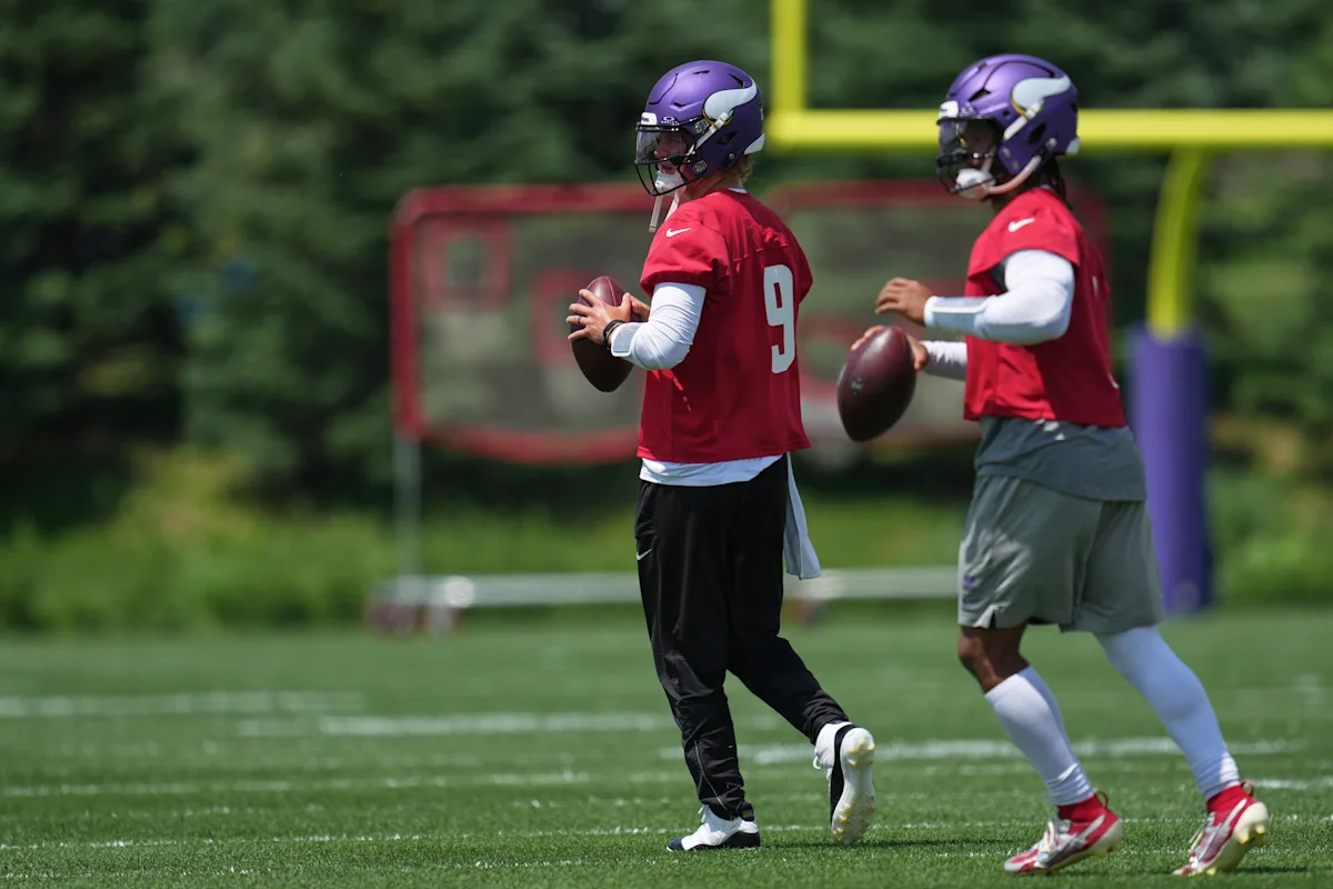 Vikingler, startı duyurmadan önce QB'de Murray McCarthy ile antrenman kampına başlıyor