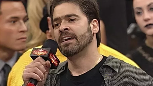 Vince Russo, TNA Agony ve Hulk Hogan'ın sorunları için Eric Bischoff'u suçluyor, Vince McMahon'un WWE'nin zirvesine, Roddy Piper'a ve daha fazlasına döneceğini tahmin ediyor