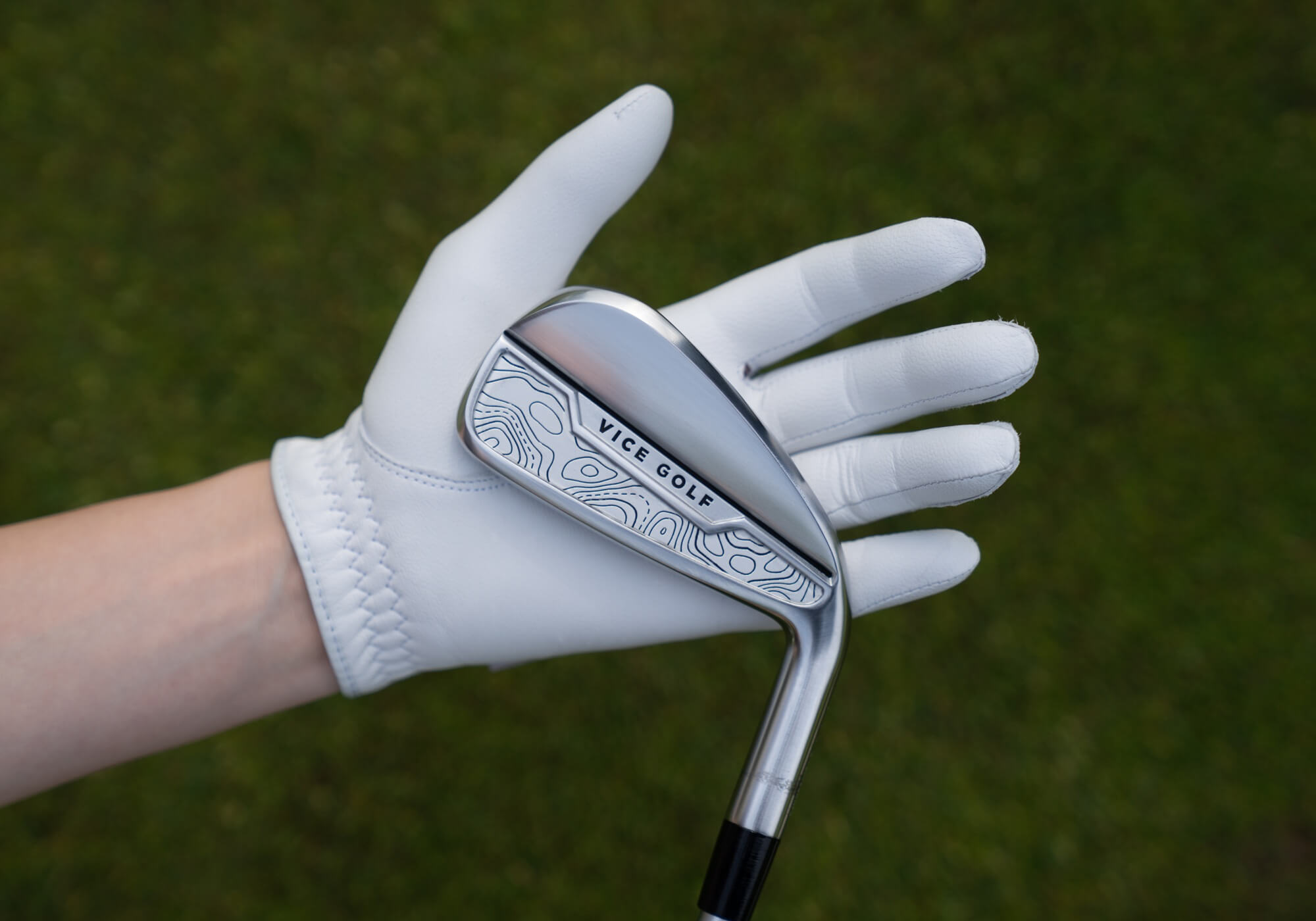 Yeni golf sürüş ütüleri sizin ve benim gibi sıradan golfçüler için üretildi
